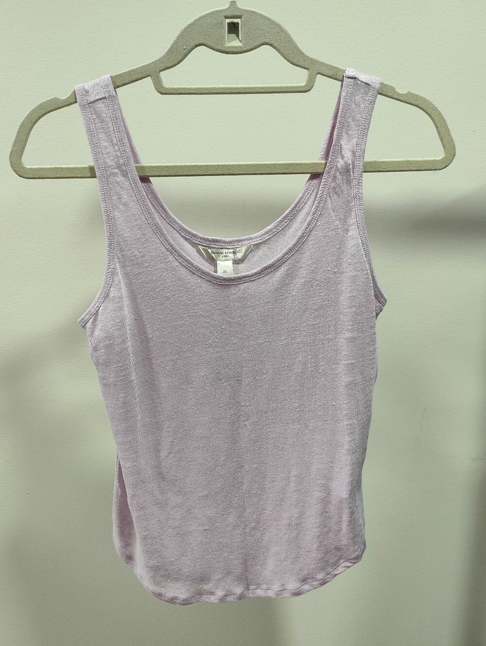 Banana Republic 100% Linen Scoop Neck Tank